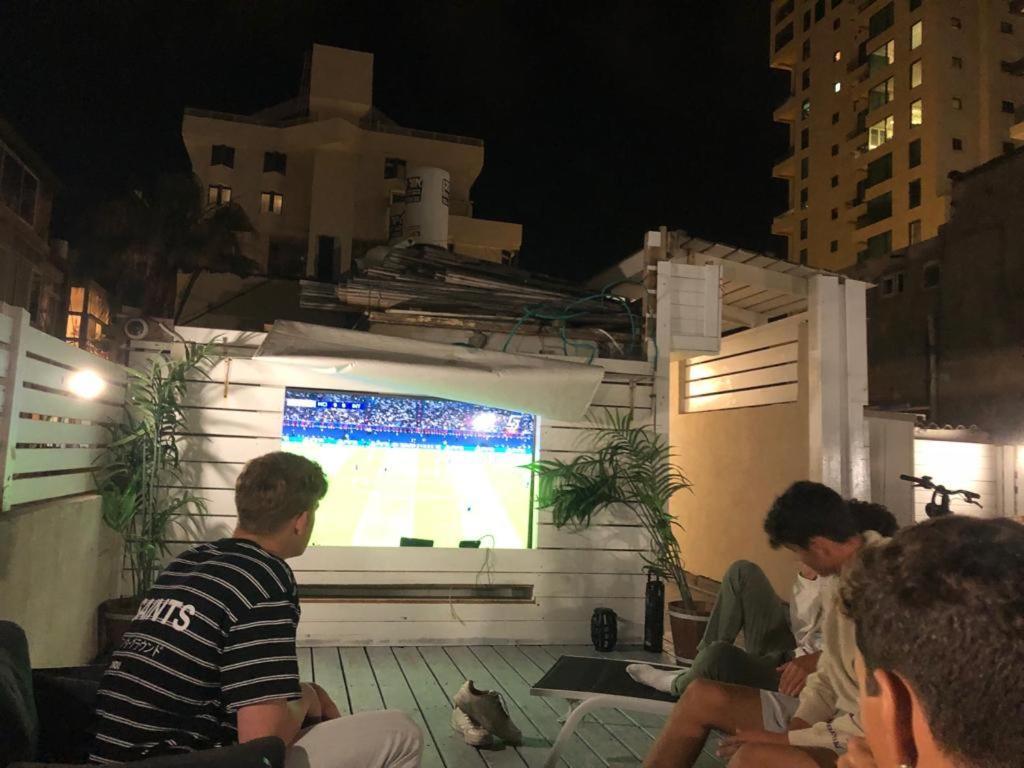 דירת סטודיו יפיפיה על גג ומרפסת שמש ברחוב הירקון Appartement Tel Aviv Buitenkant foto